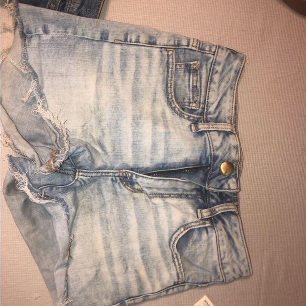 SHORTS - Picture 5 of 5